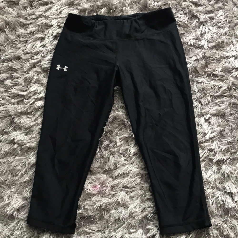 Under armor leggings (half length)